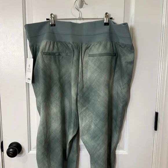 *NEW* ATHLETA NOLITA SLIM TAPERED PRINTED CROP PANT SIZE 20 - Picture 8 of 11